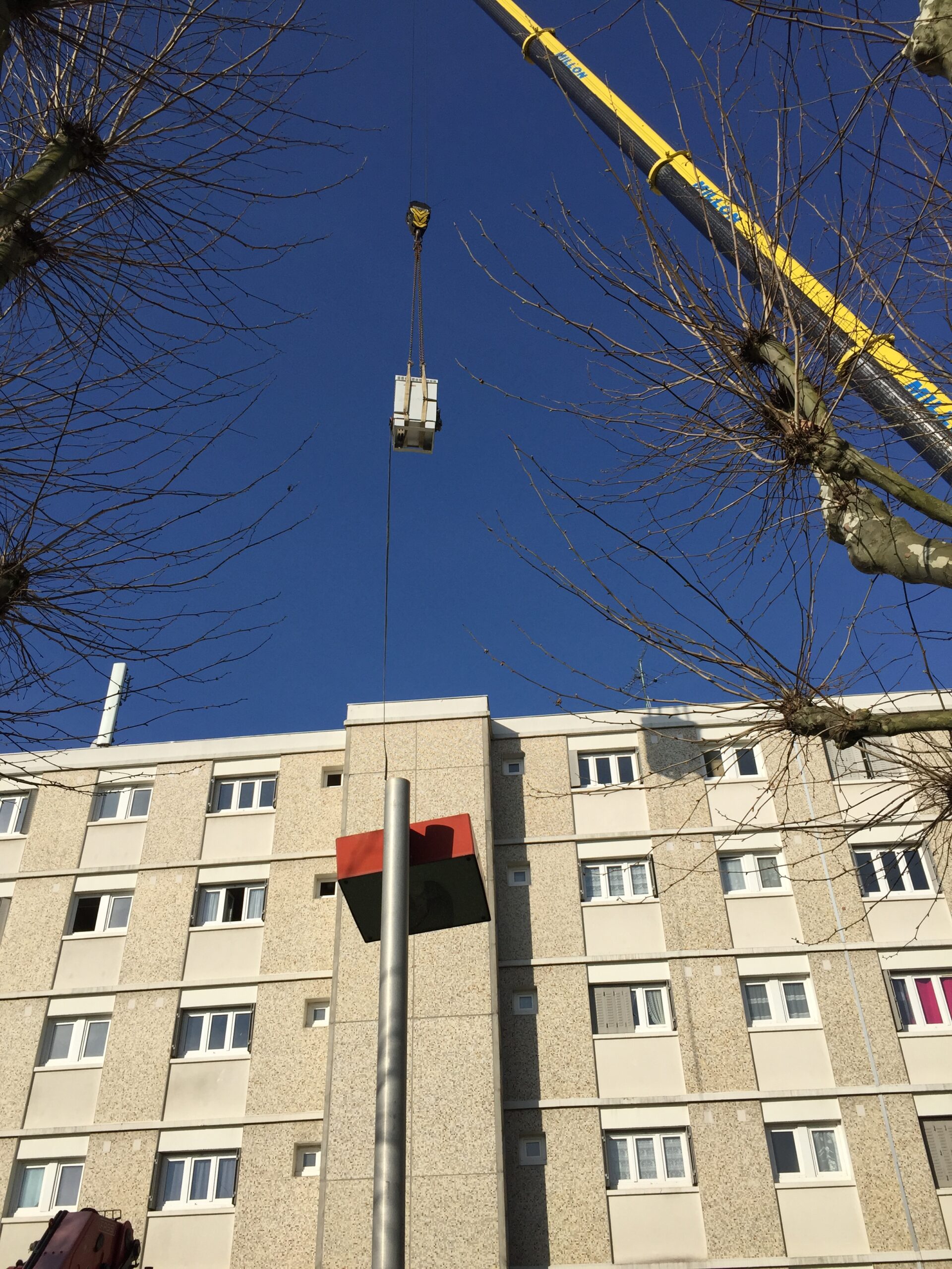 Acheminement de matériel pour un chantier de télécommunications