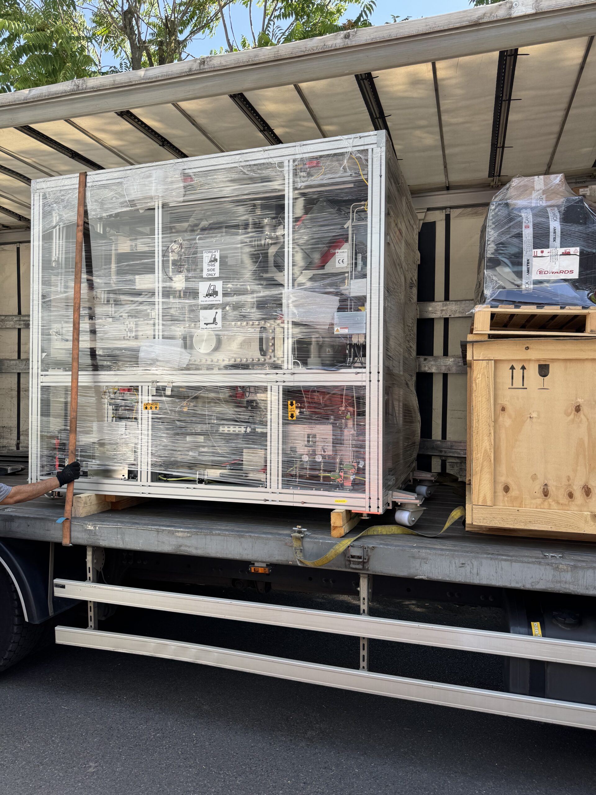 Chargement et sanglage de marchandises par RMA Transports